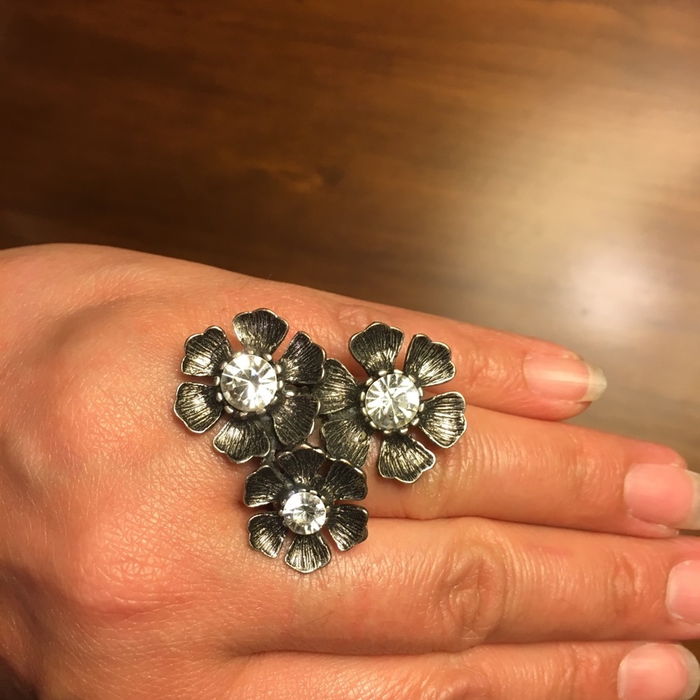 3 flower ring 🌺 - Picture 4 of 5